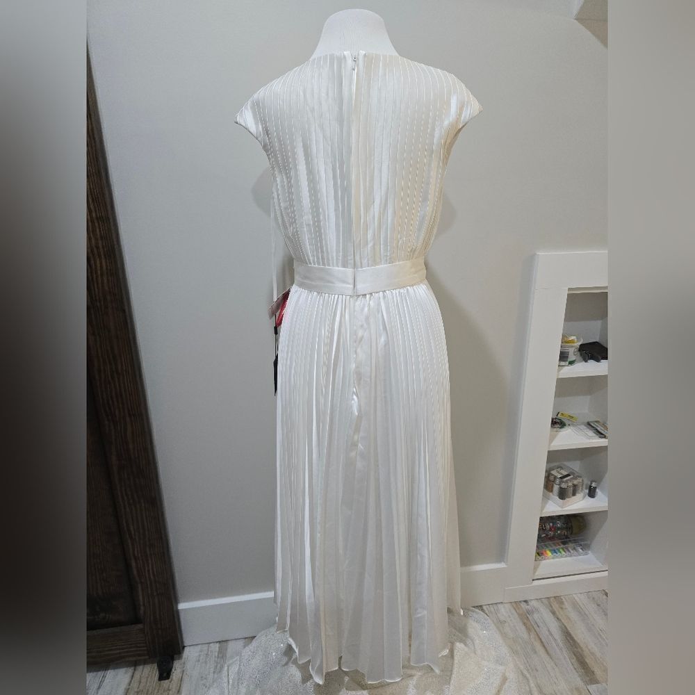Mac Duggal 26483 Pleated Cap Sleeve Belted A Line Midi Dress NWT size 6 White - Picture 5 of 6